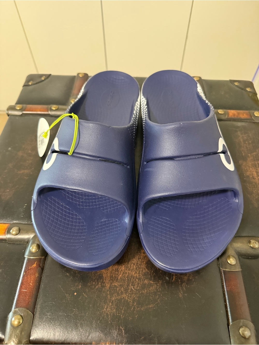 Brand New Navy Blue Oofos Ooahh slides size 13M